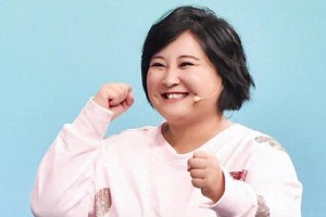 贾玲43岁生日照曝光：瘦身成功气质蜕变