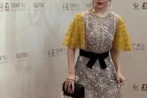 杨紫微调换脸？娱乐圈颜值内卷真相