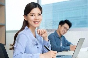 职场爱情：女总监与男下属的巧克力暗号