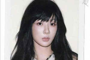 杨紫撕拉片花絮曝光，展现时尚敏锐度