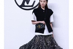 刘亦菲37岁上海亮相 四套造型诠释高级少女感
