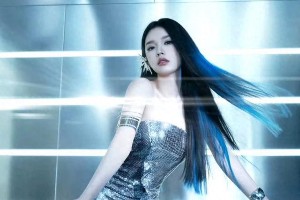 林允仿生人鱼姬造型惊艳 赛博美学未来感十足