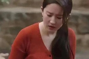 38岁刘亦菲气质依旧惊艳，岁月不败美人